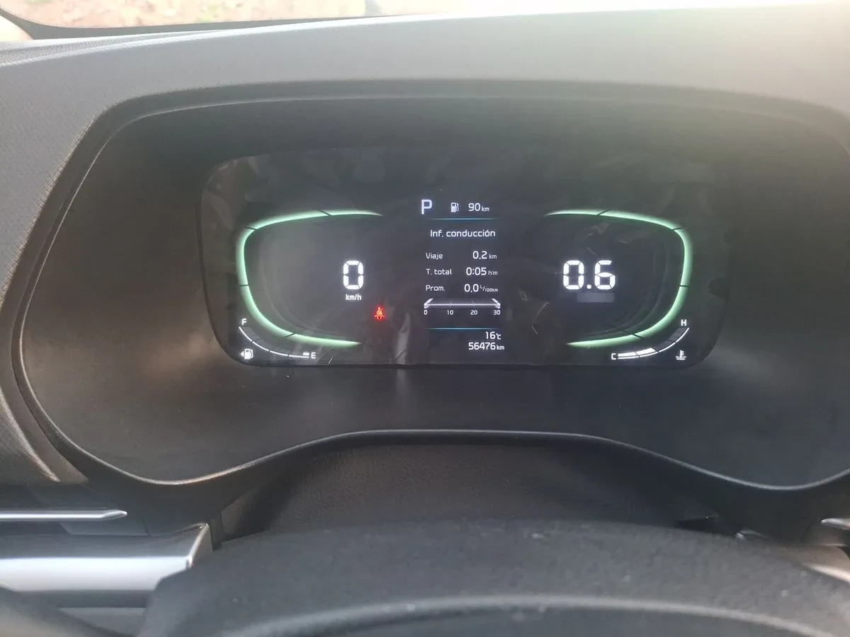 Kia Carens 1.4l Ex Turbo-Gdi Full 4x2 7dct At 5p año 2022