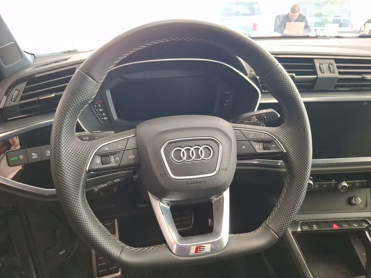 Audi Q3 1.4 35 Tfsi Sportback Sport 4x2 S-Tronic At 5p año 2025