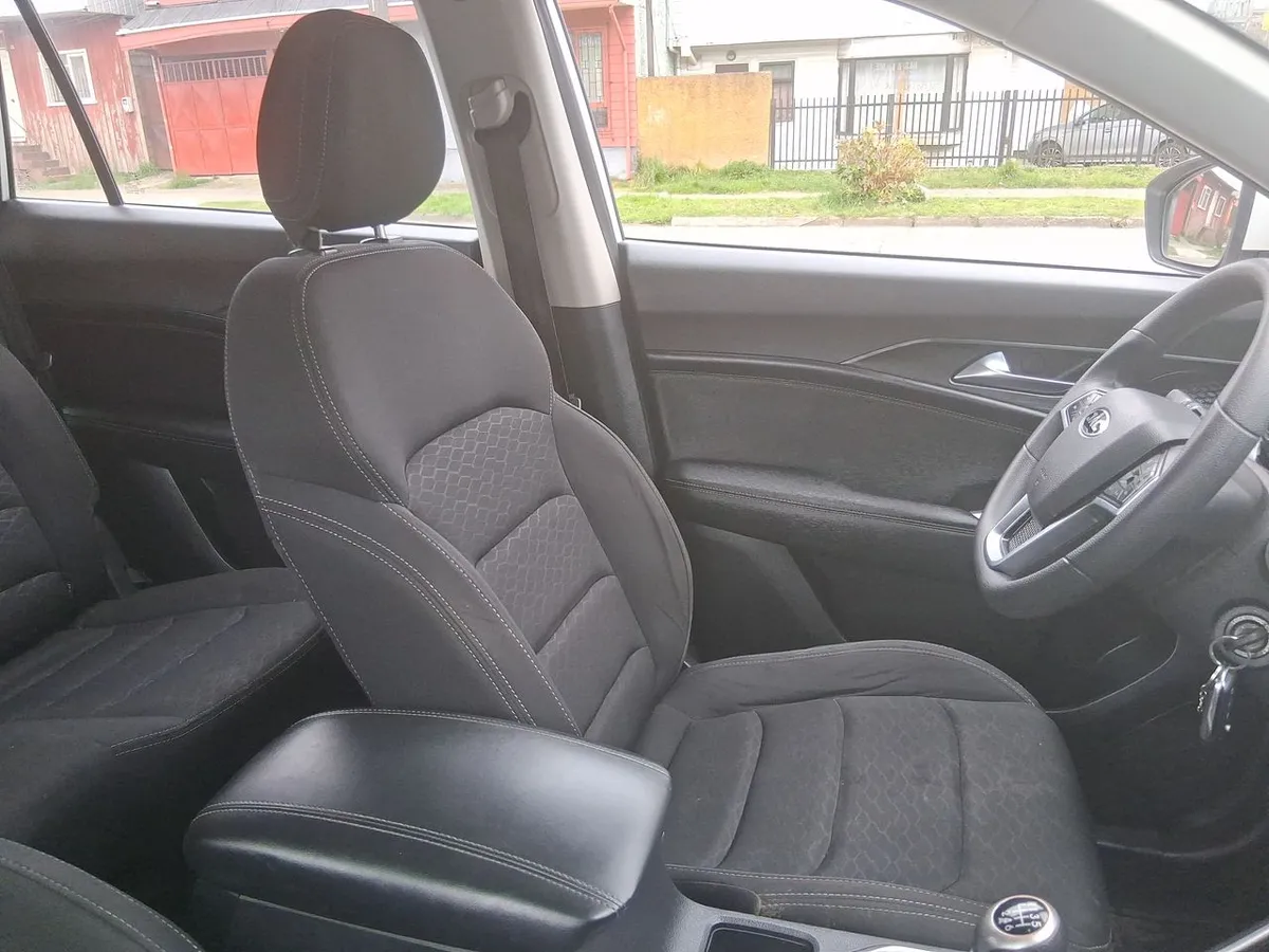 JAC Js8 1.5 Comfort Ce 4x2 6mt 5p año 2023