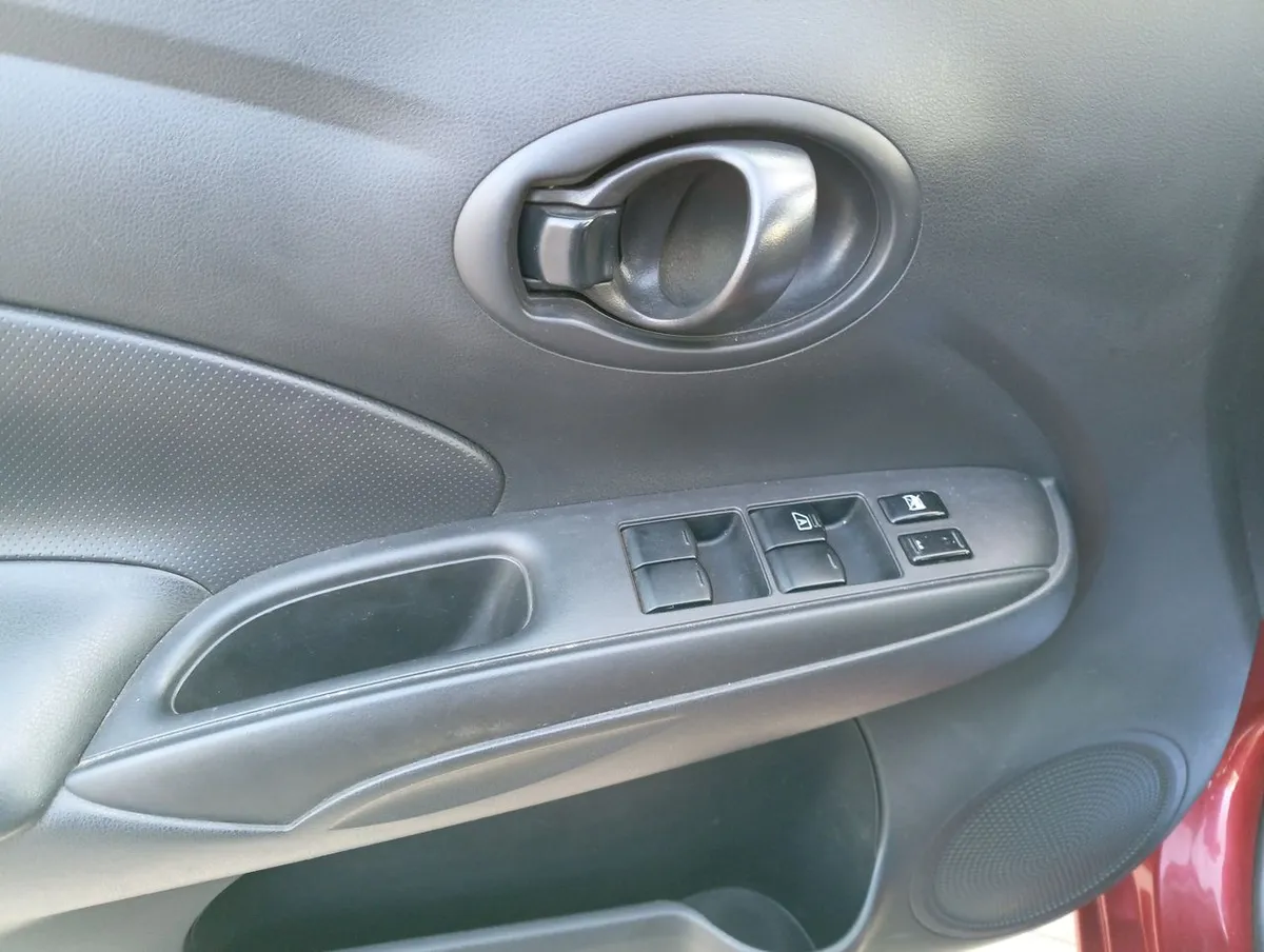 Nissan Versa 1.6 Sense 4x2 Mt 4p año 2021
