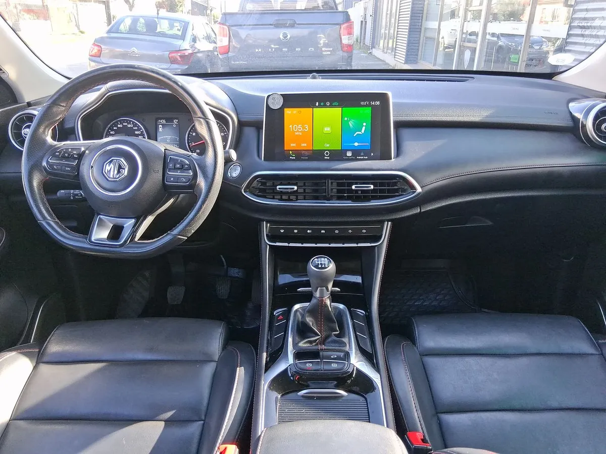 MG Hs 1.5t Comfort 2wd Mt 5p año 2023