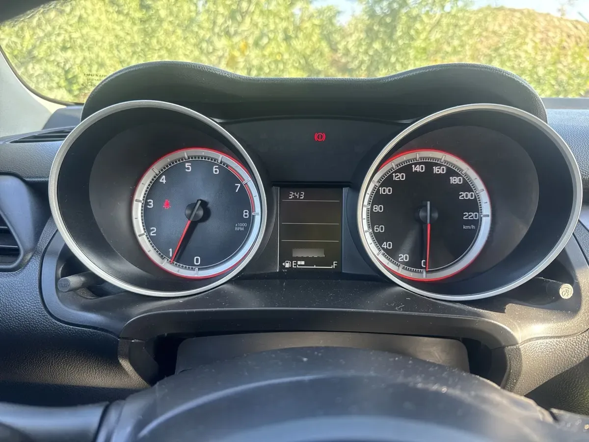 Suzuki Swift 1.2 Gl 4x2 Hb Mt 5p año 2024