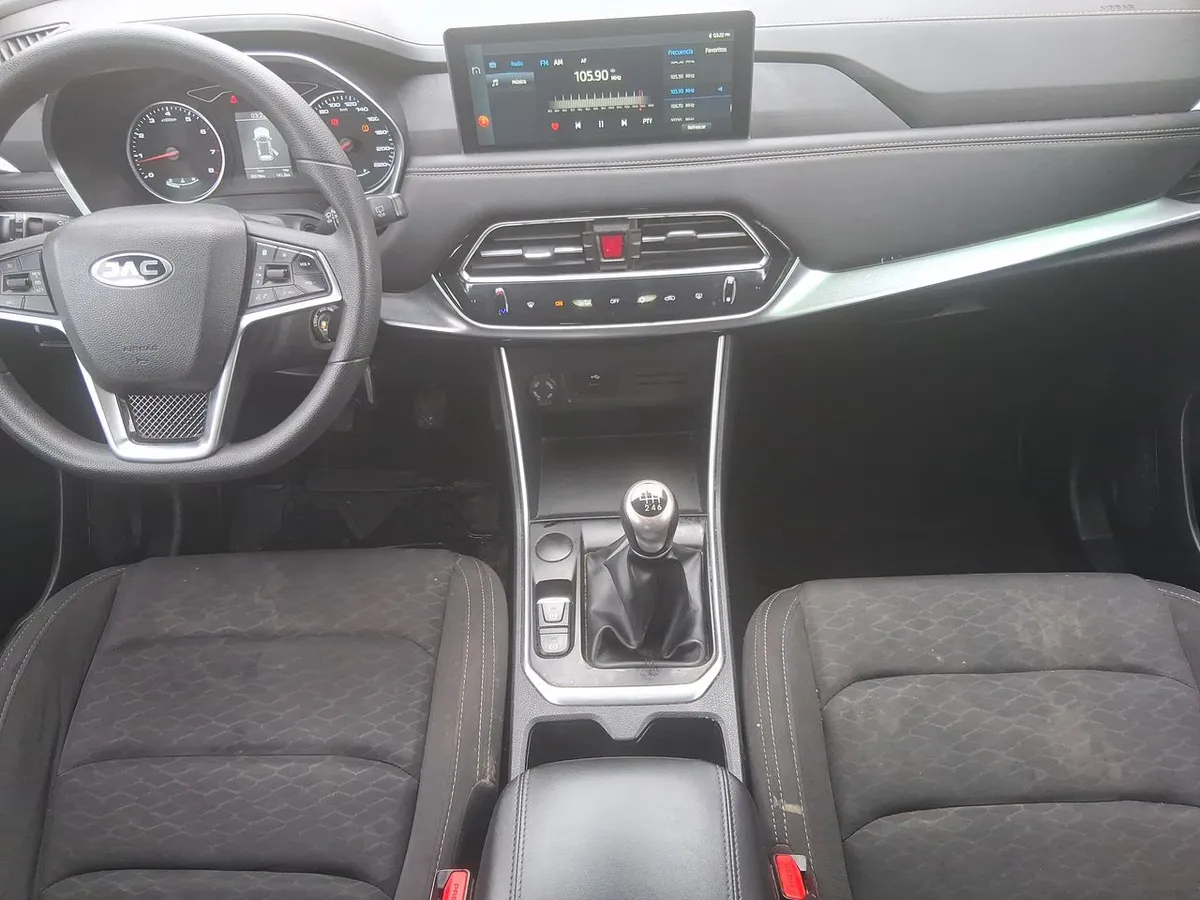JAC Js8 1.5 Comfort Ce 4x2 6mt 5p año 2023