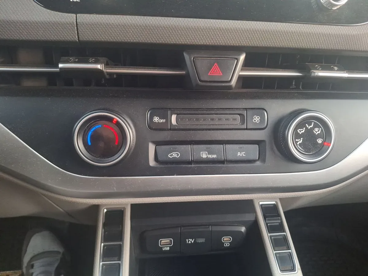 Kia Carens 1.4l Ex Turbo-Gdi Full 4x2 7dct At 5p año 2022