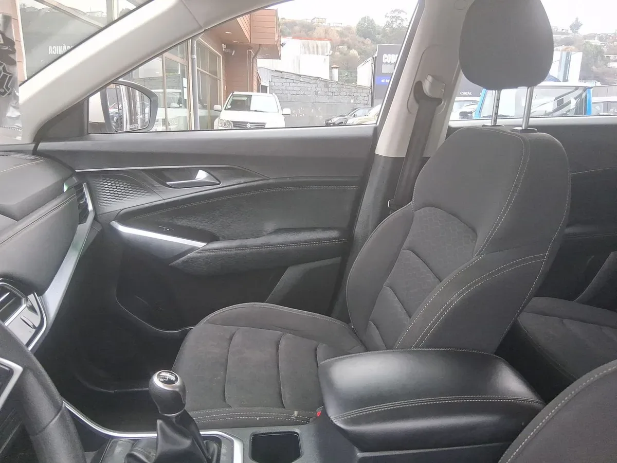 JAC Js8 1.5 Comfort Ce 4x2 6mt 5p año 2023