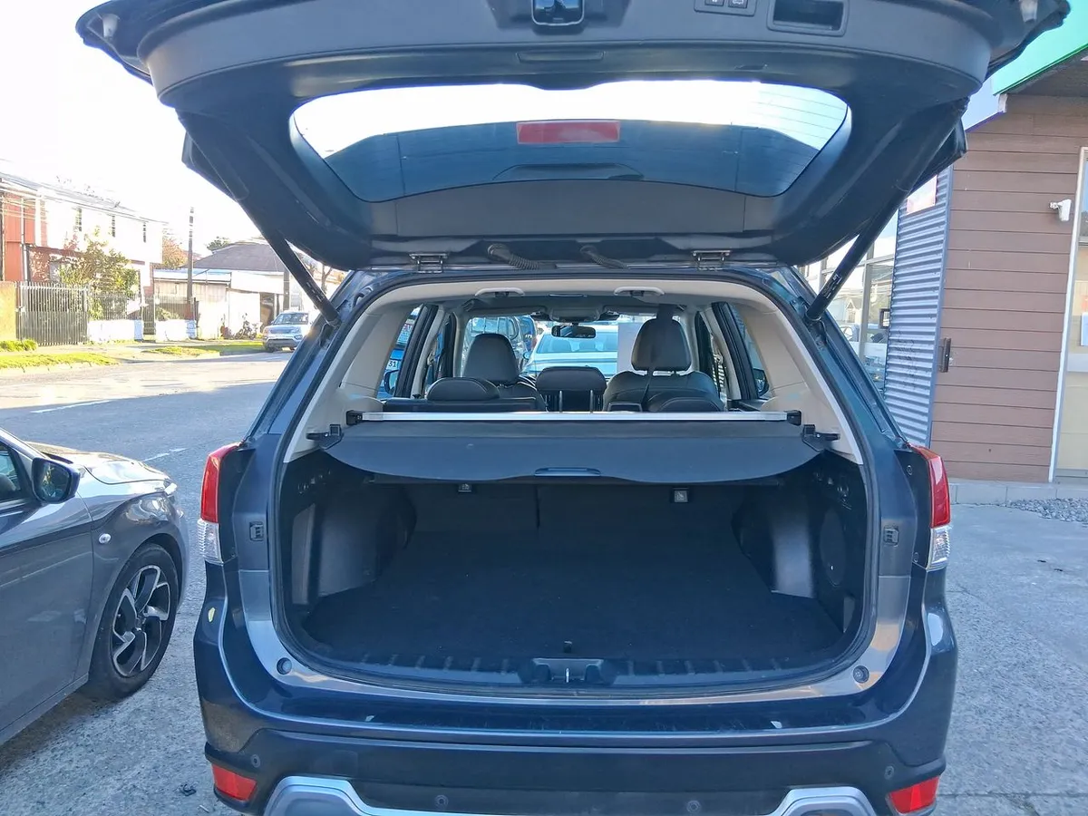 Subaru Forester 2.5i Limited Eyesight Gardx Awd At 5p año 2024