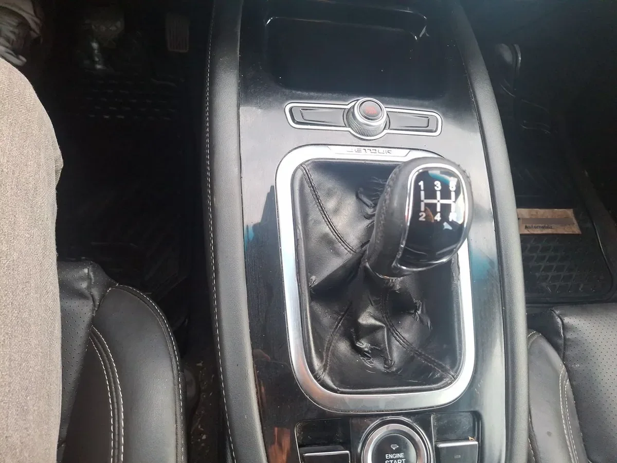 Jetour X70 1.5t Gls 4x2 Mt 5p año 2022