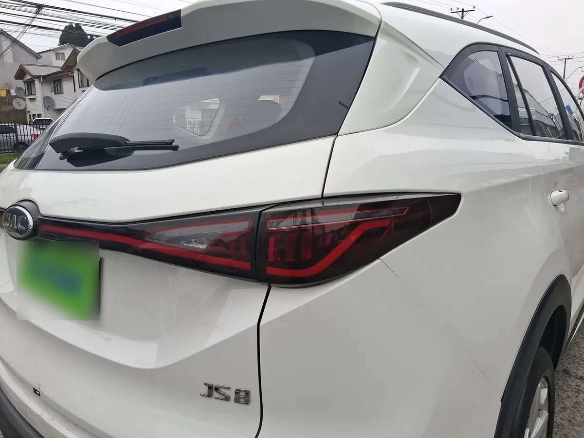JAC Js8 1.5 Comfort Ce 4x2 6mt 5p año 2023