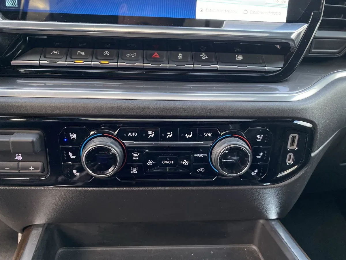 Chevrolet Silverado 3.0 High Country 4x4 At 4p año 2025