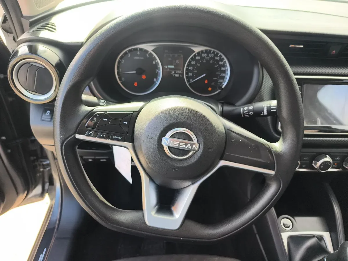 Nissan Kicks 1.6 Sense 4x2 Mt 5p año 2022