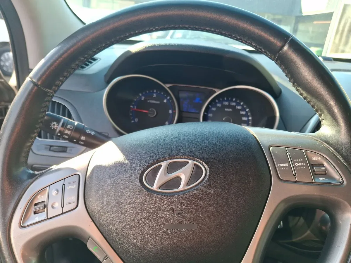 Hyundai Tucson 2.0 Gl Crdi Diesel 4wd Lm Pe At 5p año 2016