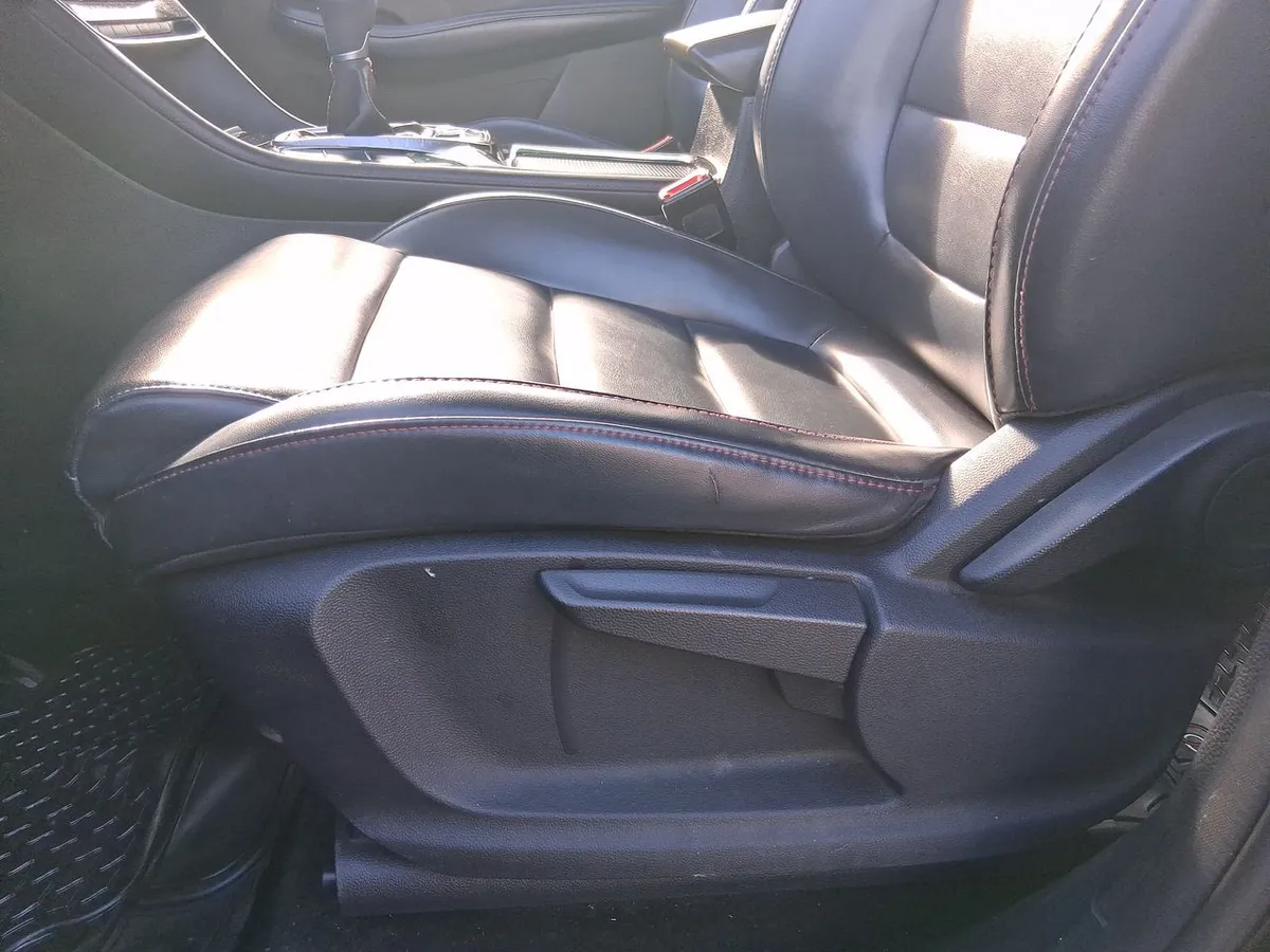 MG Hs 1.5t Comfort 2wd Mt 5p año 2023
