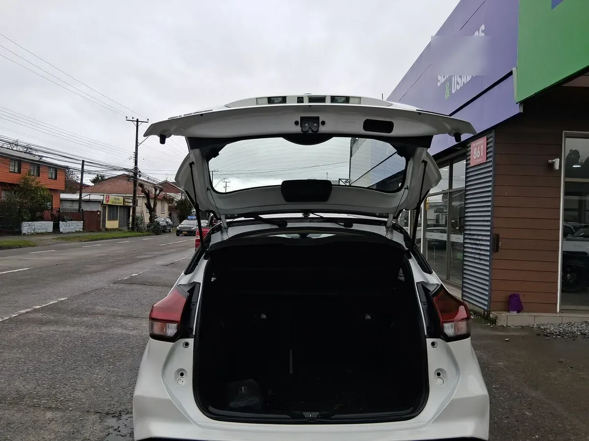 Nissan Kicks 1.6 Exclusive 4x2 Cvt At 5p año 2023