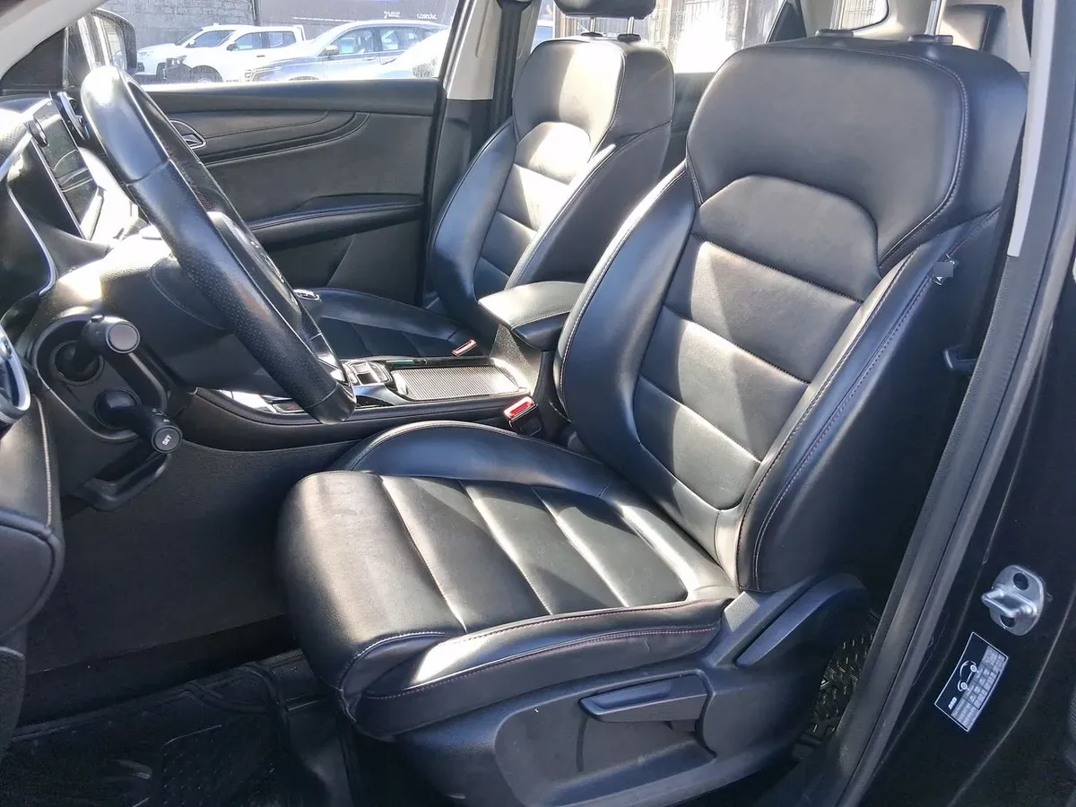 MG Hs 1.5t Comfort 2wd Mt 5p año 2023