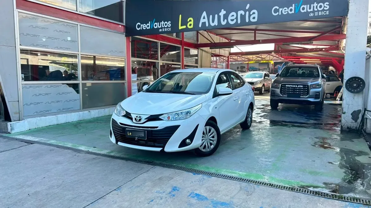 Toyota Yaris Gli 1.5 año 2019