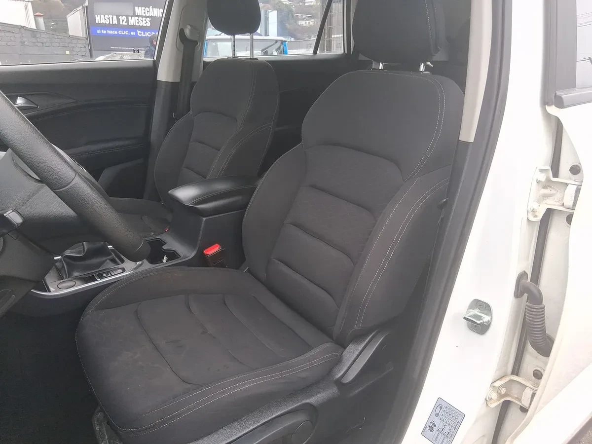 JAC Js8 1.5 Comfort Ce 4x2 6mt 5p año 2023