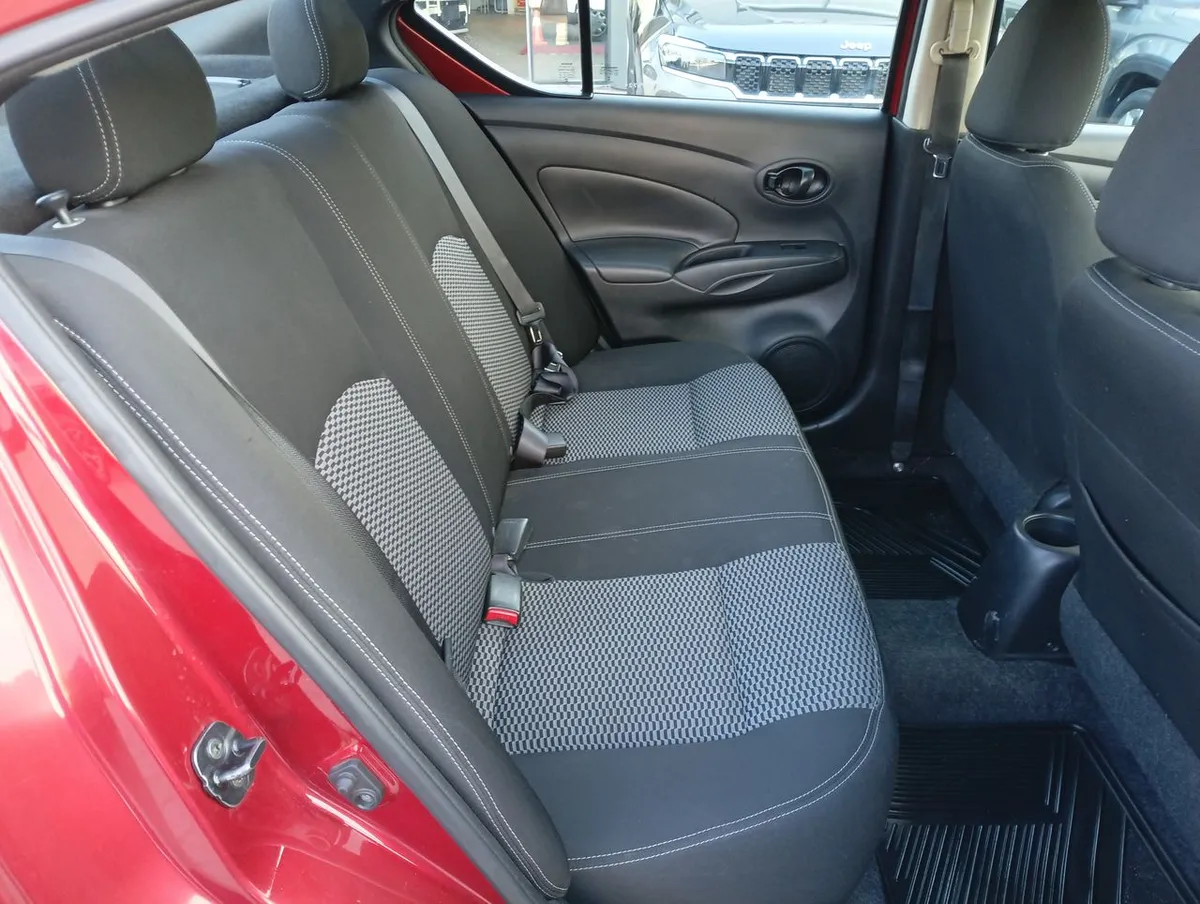 Nissan Versa 1.6 Sense 4x2 Mt 4p año 2021