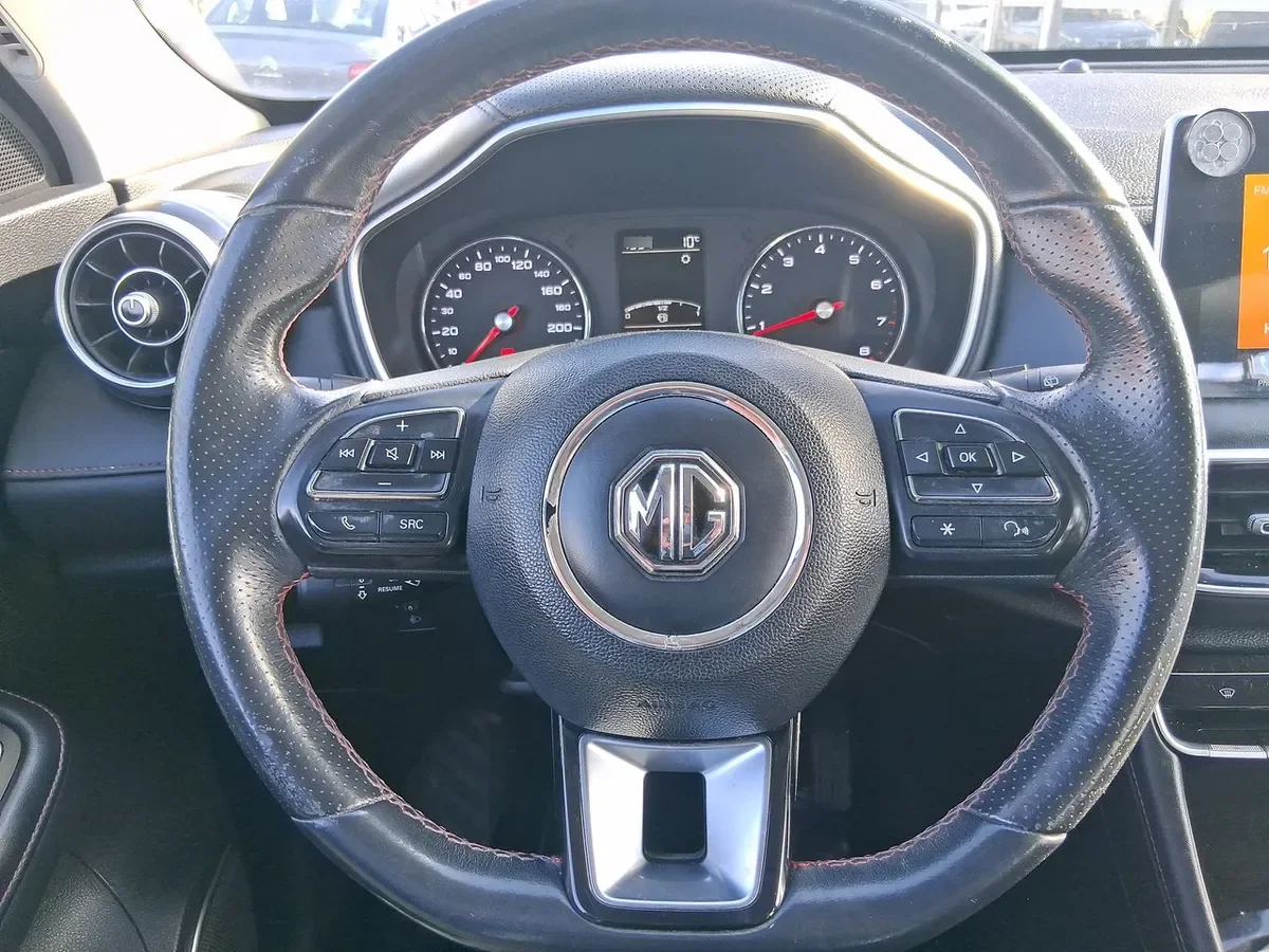 MG Hs 1.5t Comfort 2wd Mt 5p año 2023