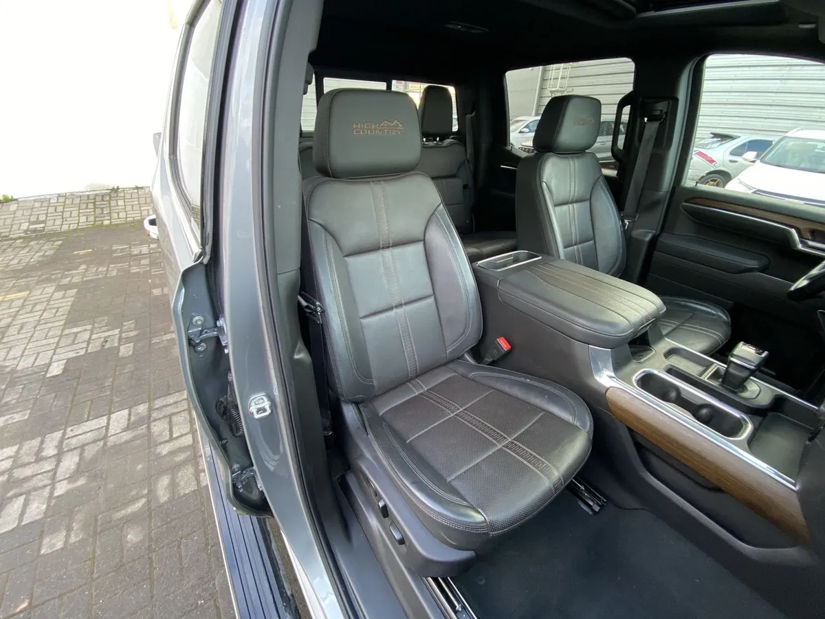 Chevrolet Silverado 3.0 High Country 4x4 At 4p año 2025