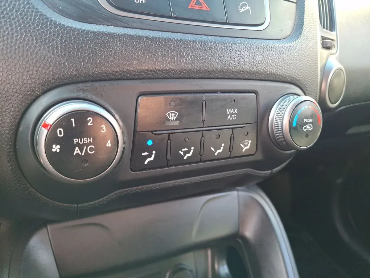Hyundai Tucson 2.0 Gl Crdi Diesel 4wd Lm Pe At 5p año 2016