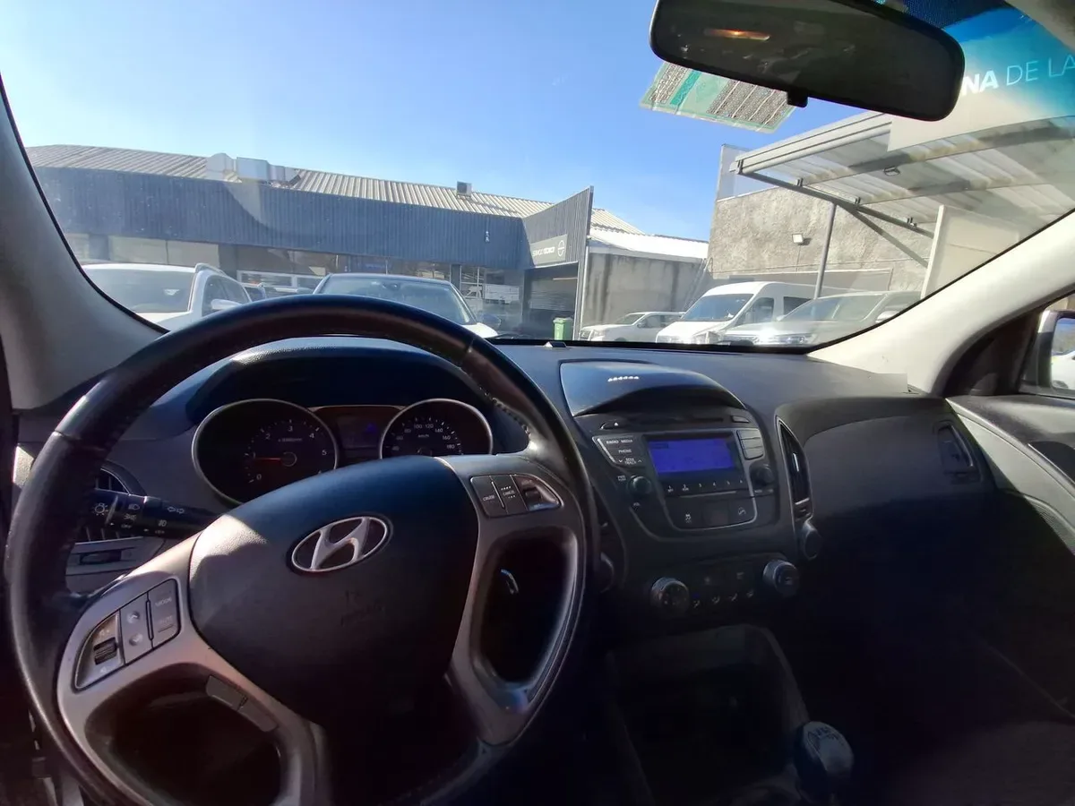 Hyundai Tucson 2.0 Gl Crdi Diesel 4wd Lm Pe At 5p año 2016
