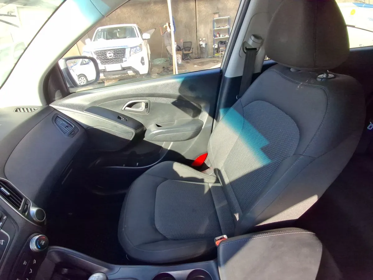 Hyundai Tucson 2.0 Gl Crdi Diesel 4wd Lm Pe At 5p año 2016