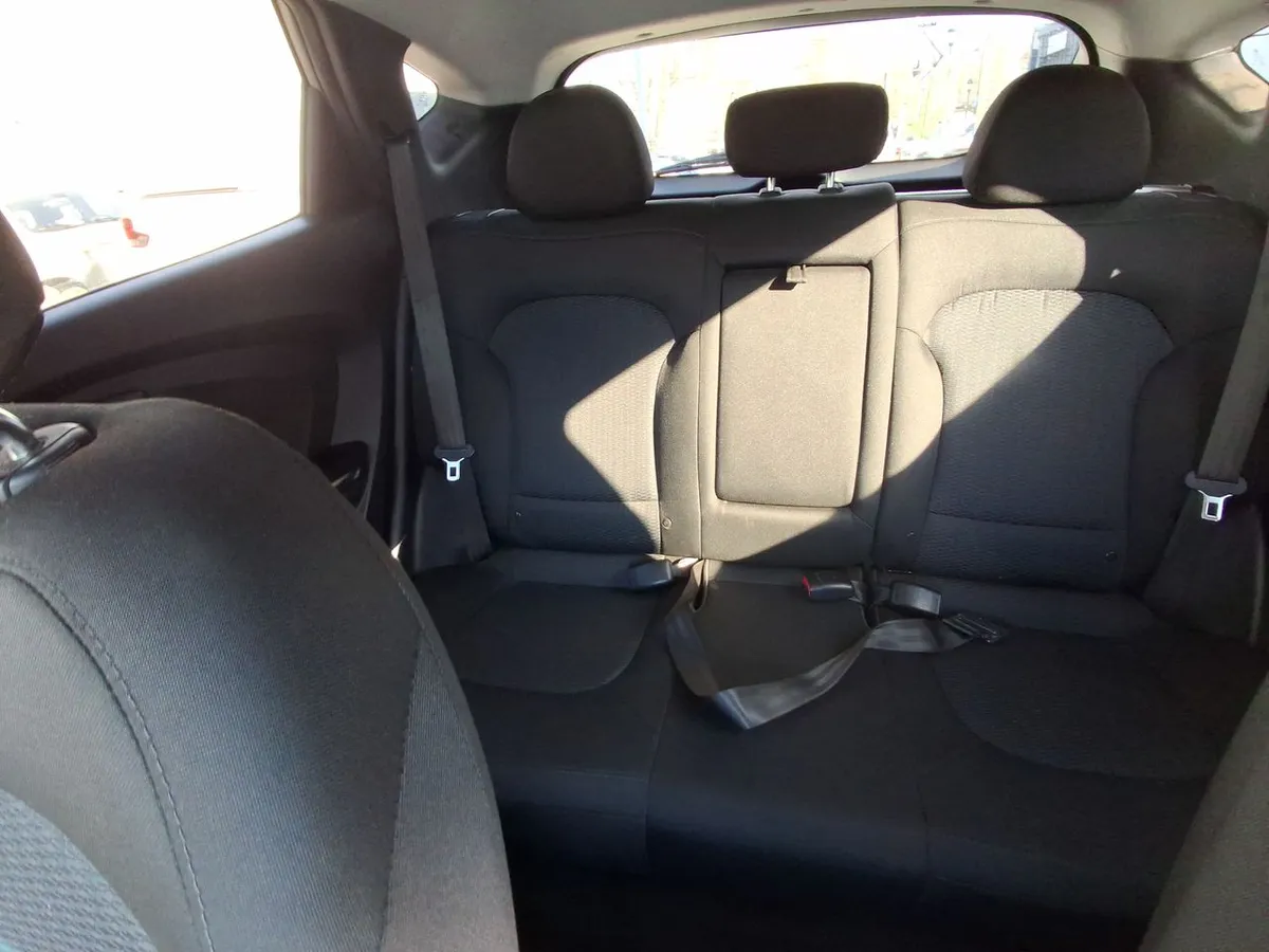 Hyundai Tucson 2.0 Gl Crdi Diesel 4wd Lm Pe At 5p año 2016