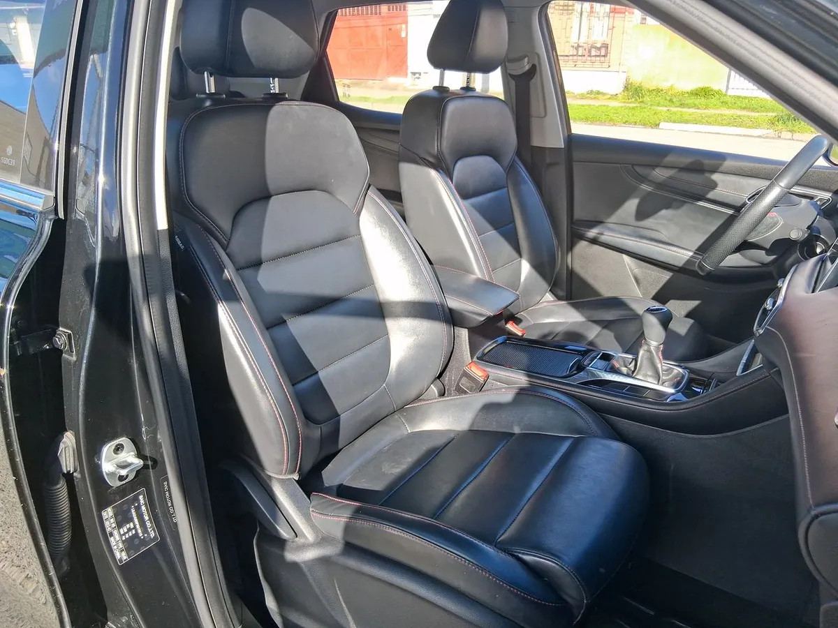 MG Hs 1.5t Comfort 2wd Mt 5p año 2023