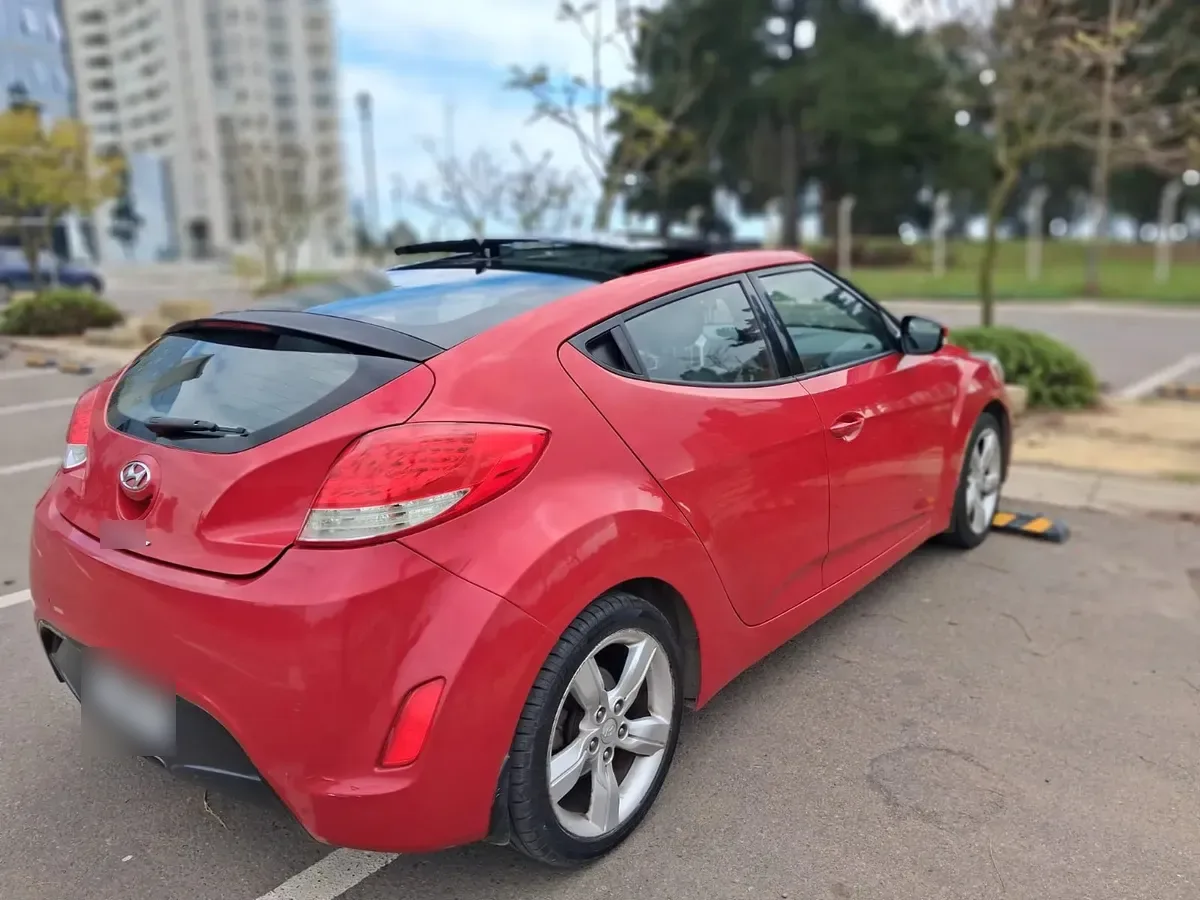 HYUNDAI VELOSTER 1.6 Gls Mt año 2013
