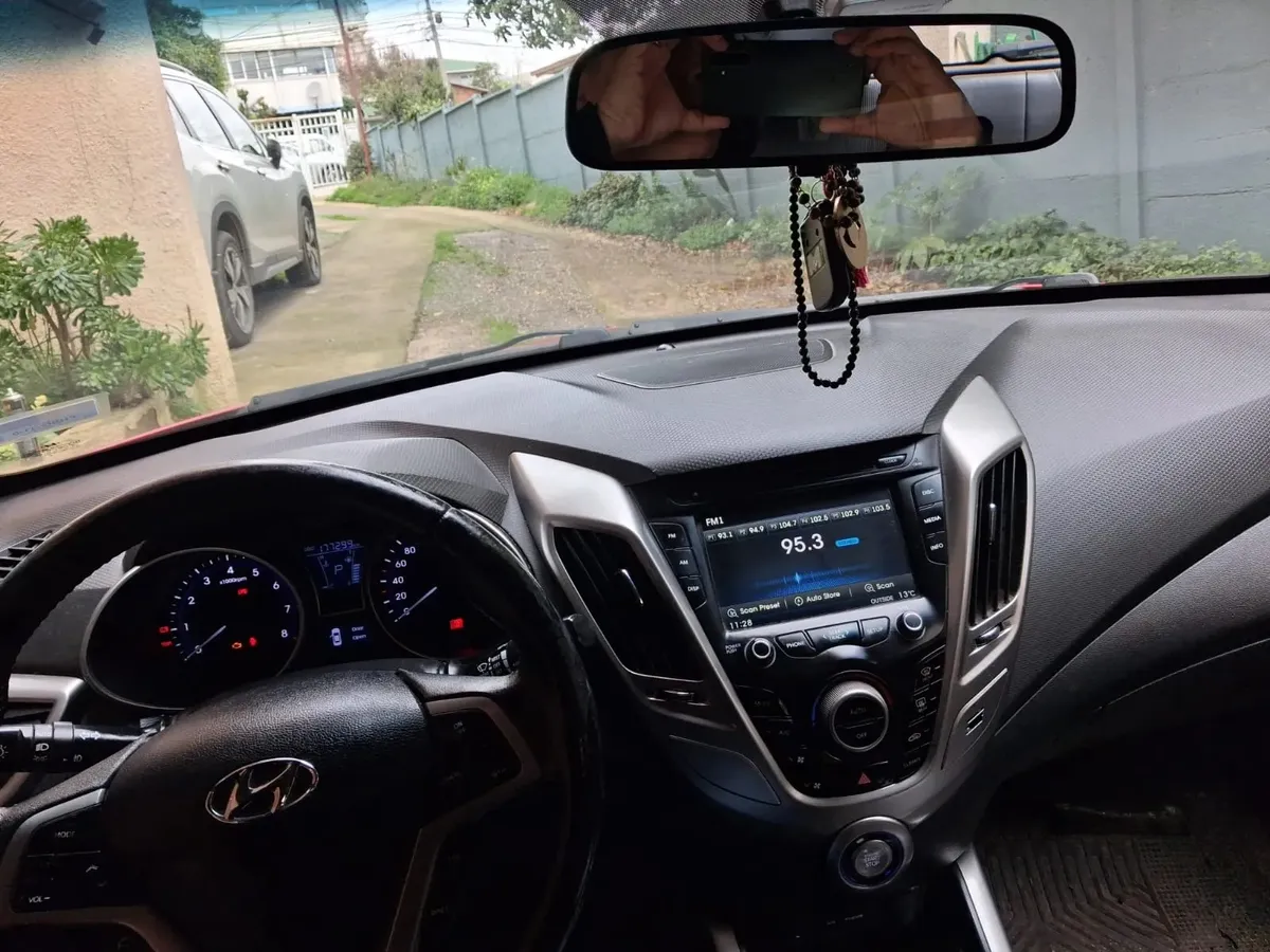 HYUNDAI VELOSTER 1.6 Gls Mt año 2013