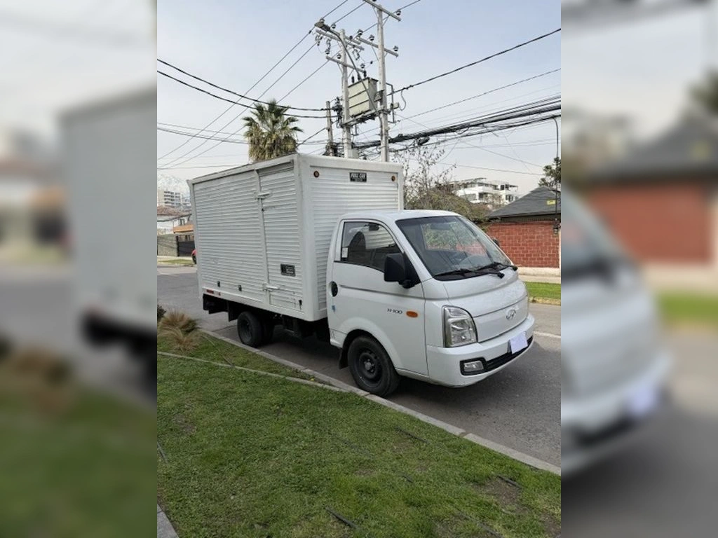 Hyundai Porter 2.5 Crdi Diesel Gls 4x2 Chassis 6mt 2p año 2024