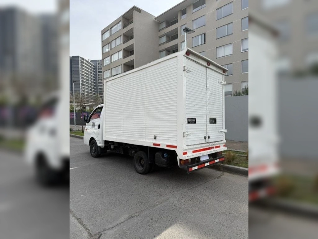 Hyundai Porter 2.5 Crdi Diesel Gls 4x2 Chassis 6mt 2p año 2024