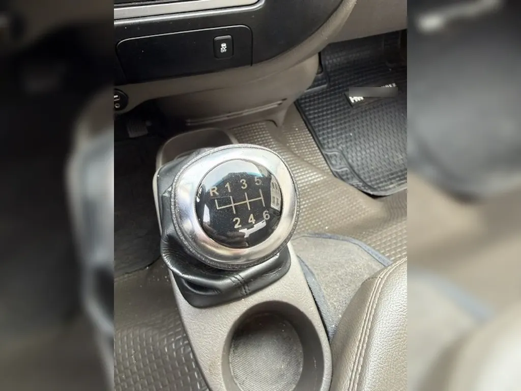 Hyundai Porter 2.5 Crdi Diesel Gls 4x2 Chassis 6mt 2p año 2024
