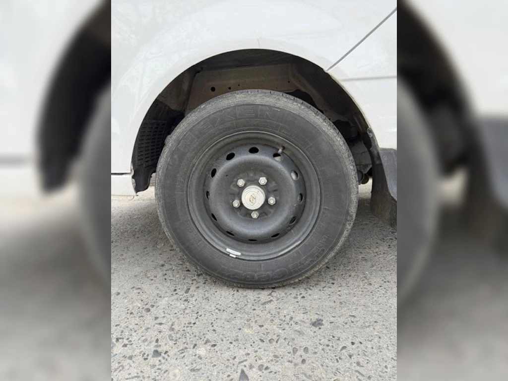 Hyundai Porter 2.5 Crdi Diesel Gls 4x2 Chassis 6mt 2p año 2024