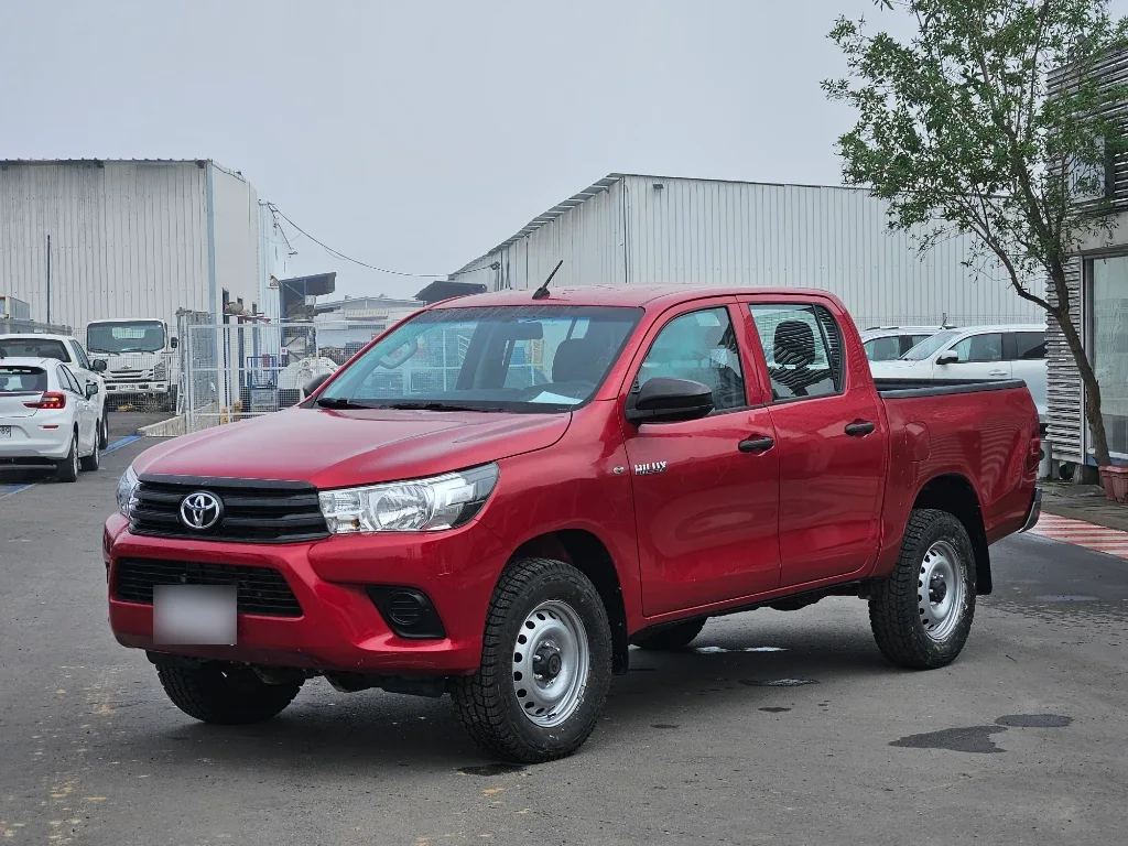 Toyota Hilux Dc 4x4 2.4 D Dx Mt año 2023