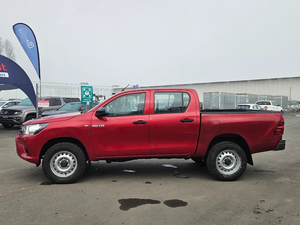 Toyota Hilux Dc 4x4 2.4 D Dx Mt año 2023