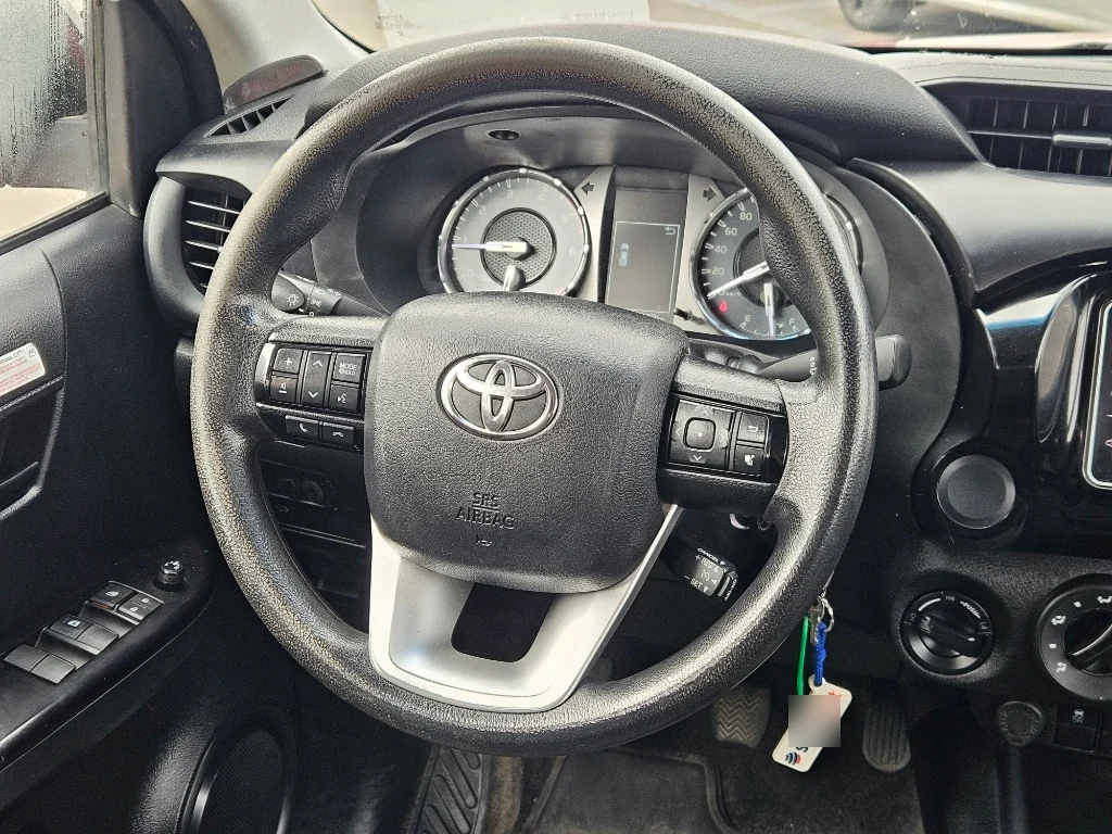 Toyota Hilux Dc 4x4 2.4 D Dx Mt año 2023