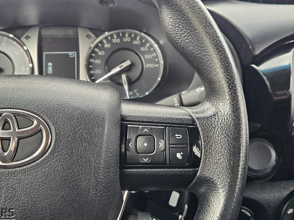 Toyota Hilux Dc 4x4 2.4 D Dx Mt año 2023