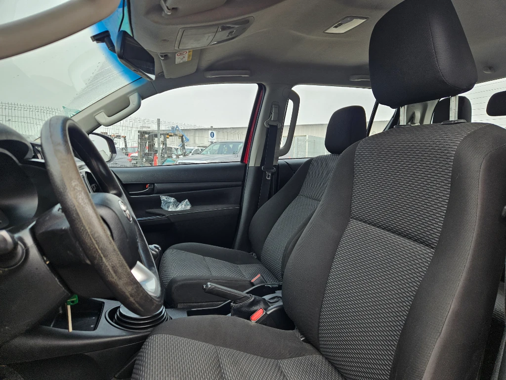 Toyota Hilux Dc 4x4 2.4 D Dx Mt año 2023