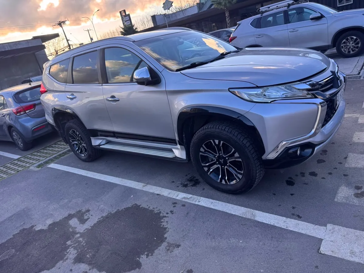 Mitsubishi Montero Sport 3.0 At 4x2 año 2020