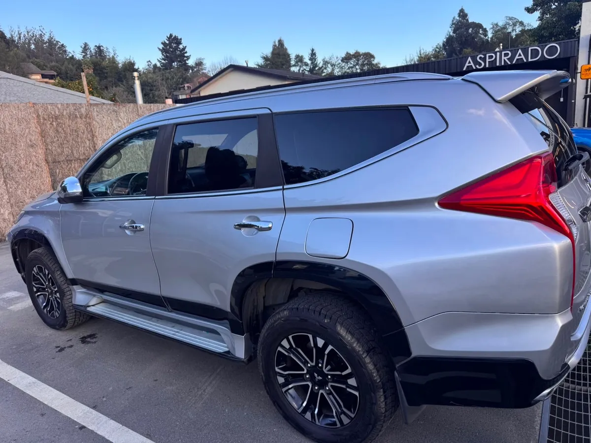 Mitsubishi Montero Sport 3.0 At 4x2 año 2020