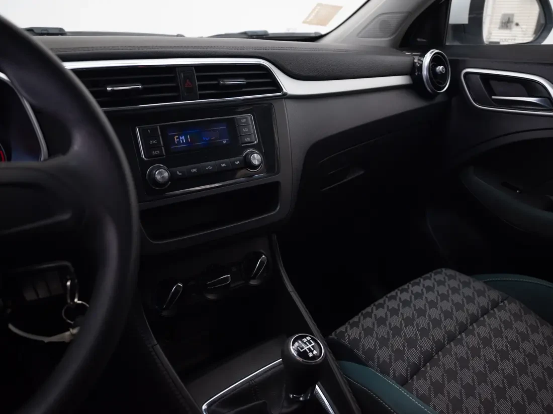 MG Zs 1.5 Std Mt año 2021