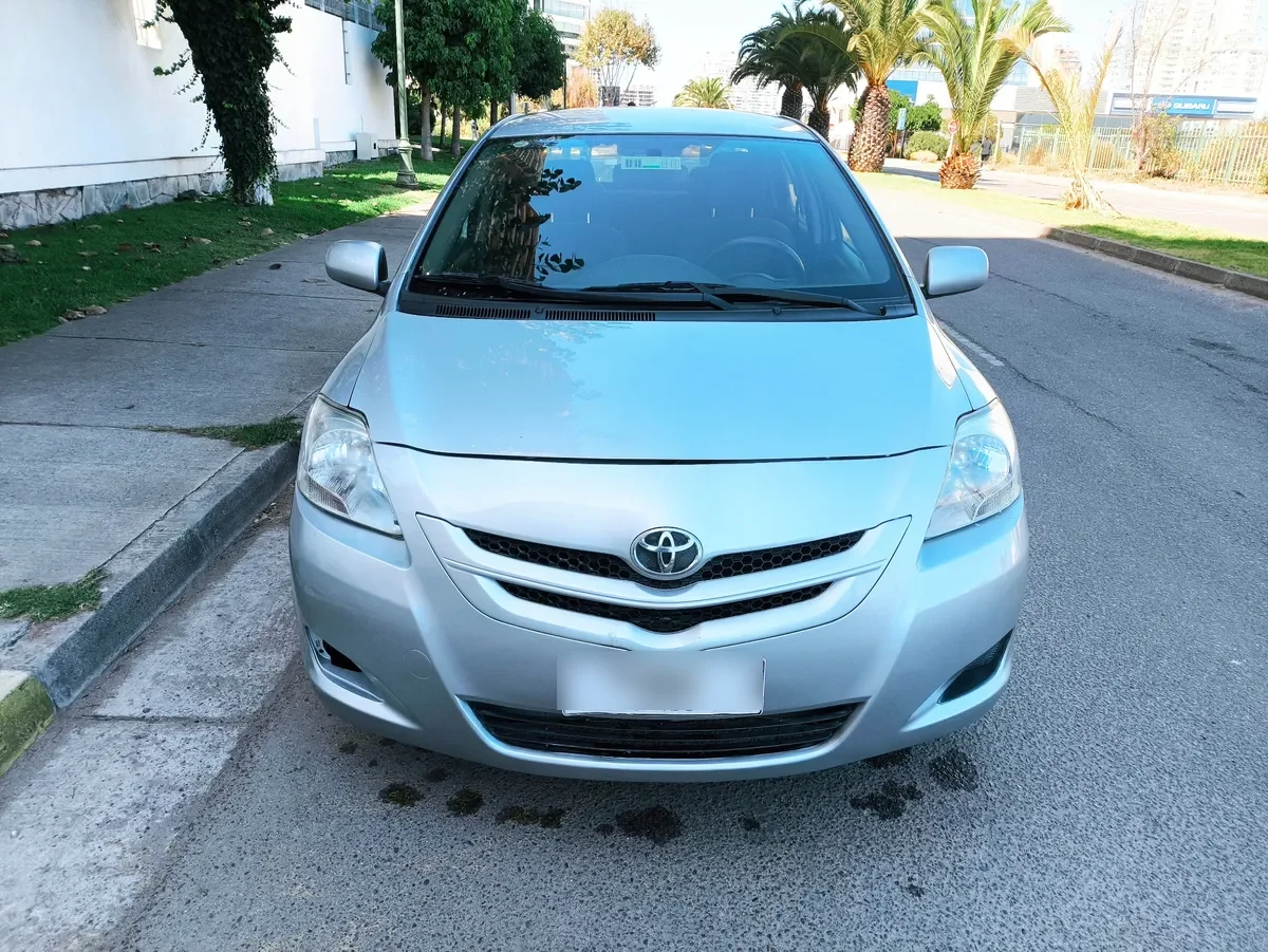 TOYOTA YARIS 1.5 Sedan Gli Mt año 2007