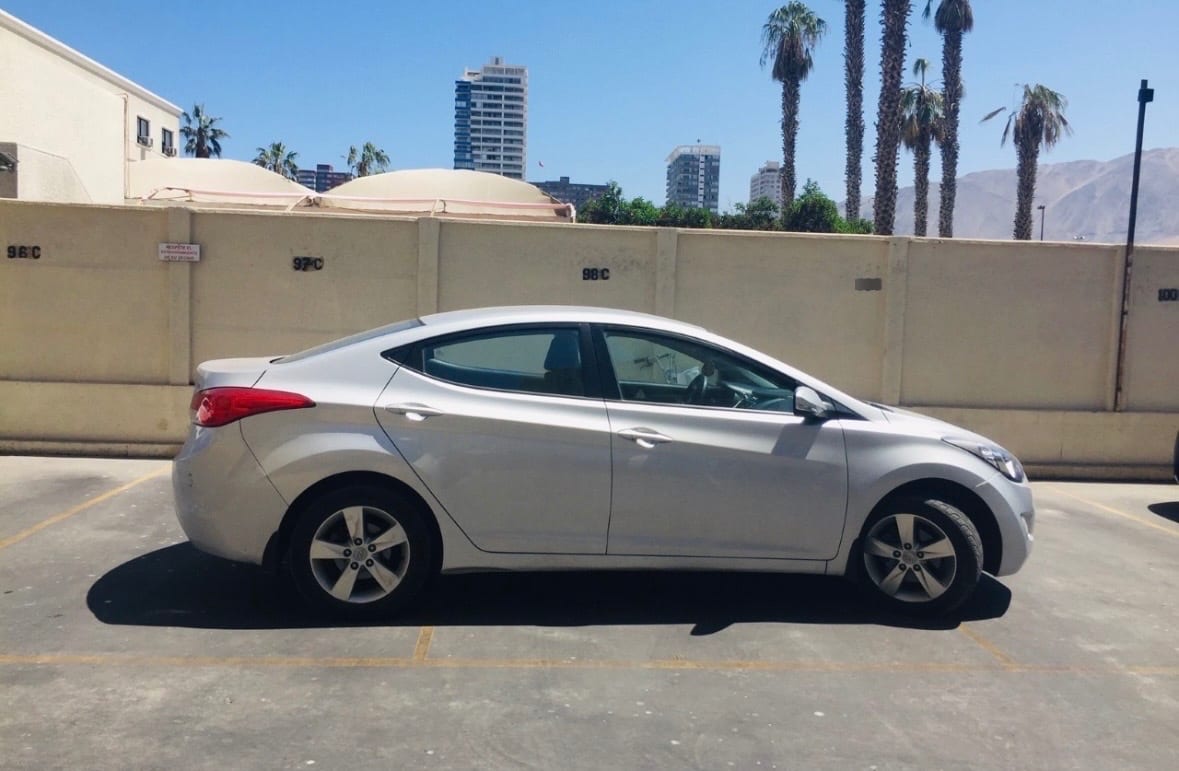 HYUNDAI ELANTRA 1.6 Md Gls Ac 2ab Abs Mt año 2012