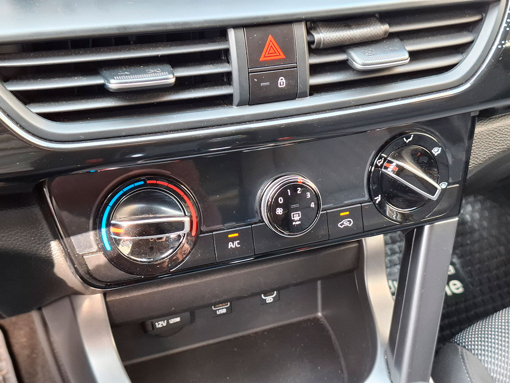 Kia Seltos Ex 1.5l 6mt año 2024