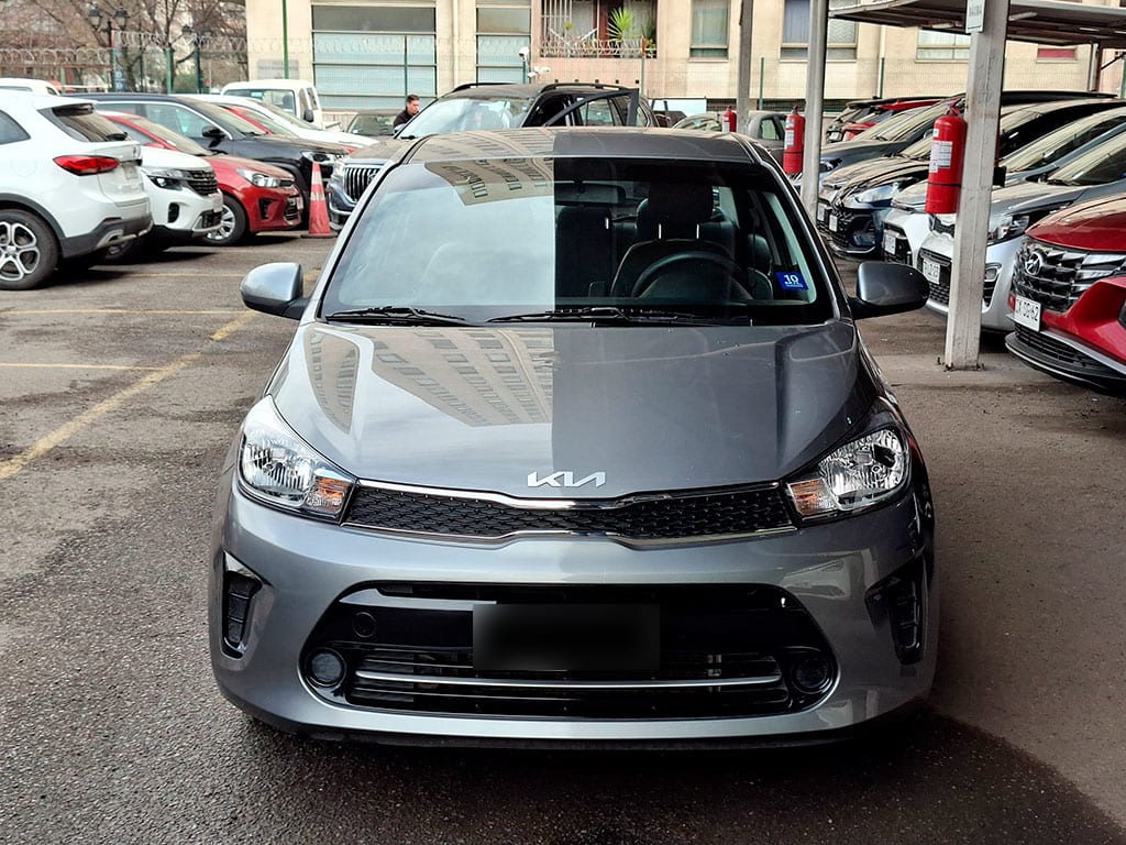 Kia Soluto Lx 1.4l 5mt G Ll año 2025