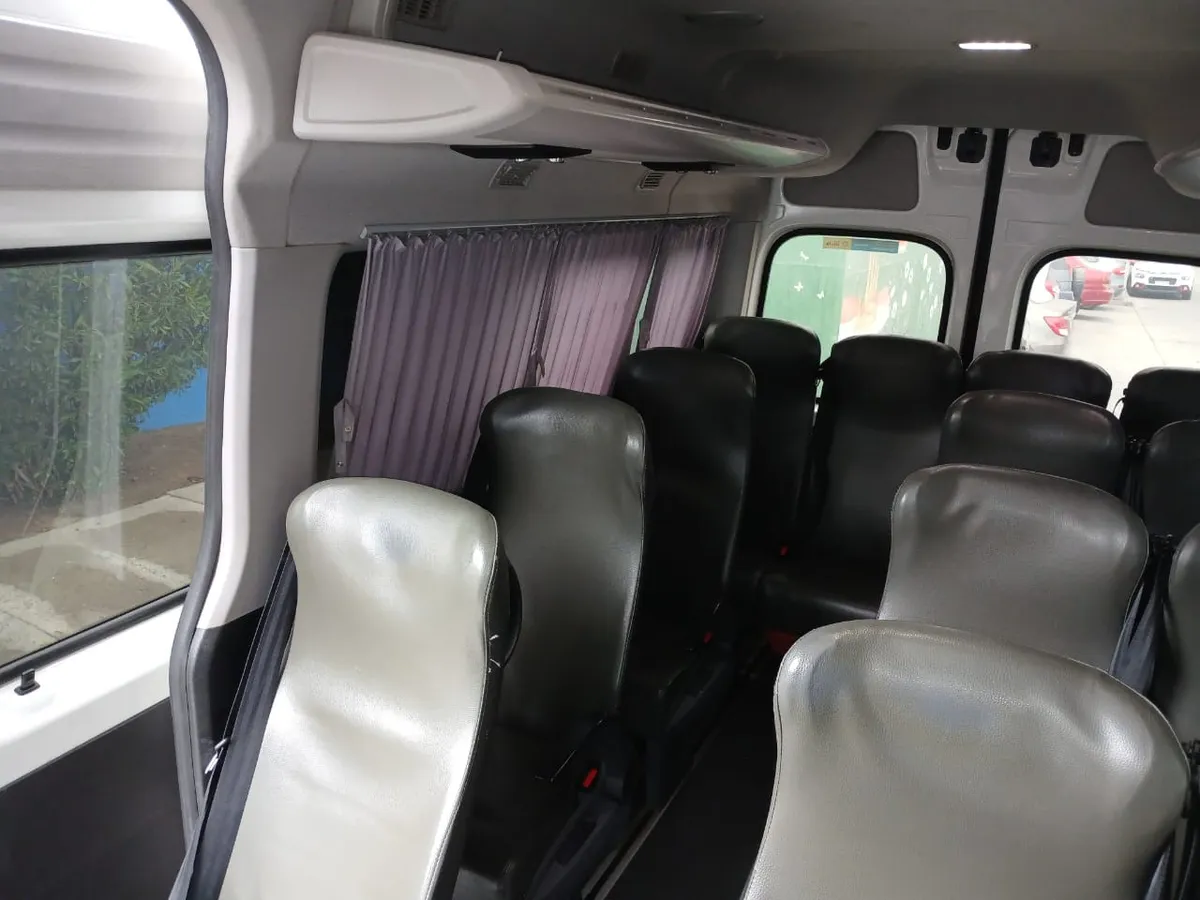 HYUNDAI H350 SOLATI 2.5 Cargo Van A/c Mt Diesel año 2021