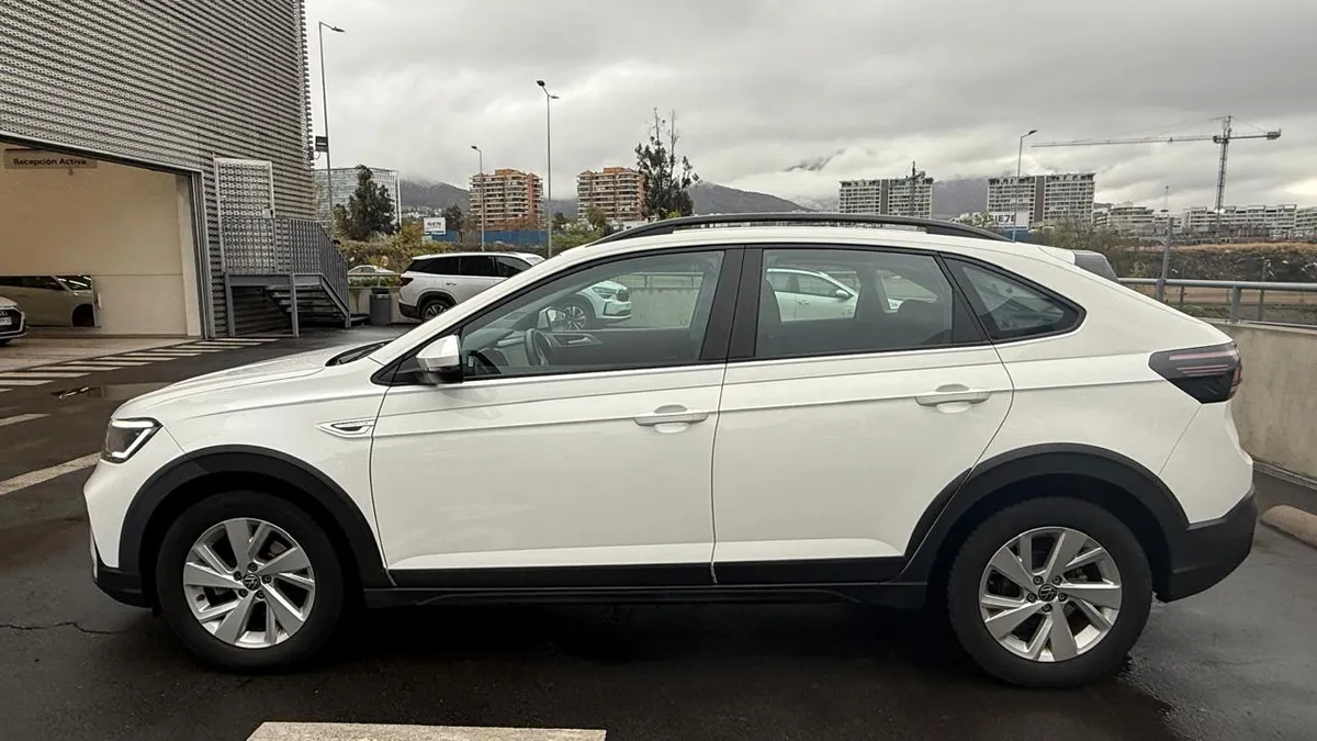 Volkswagen Nivus 1.0 Tsi Comfortline 4x2 At 5p. año 2023