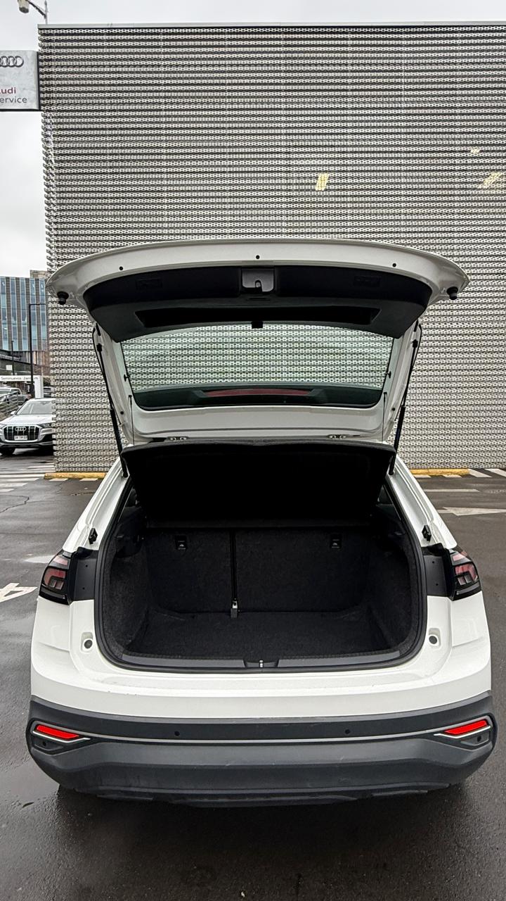 Volkswagen Nivus 1.0 Tsi Comfortline 4x2 At 5p. año 2023