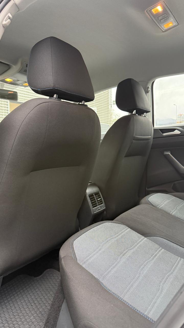 Volkswagen Nivus 1.0 Tsi Comfortline 4x2 At 5p. año 2023